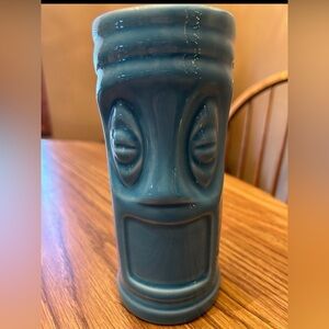 Tiki mug - big mouth - blue
Tiki mug / cup
Preowned good condition 
Unmarked